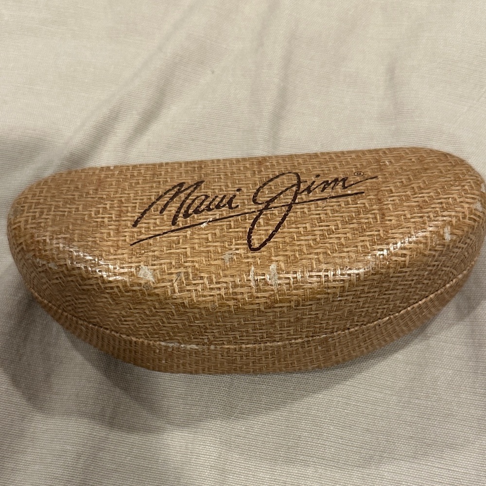 Maui Jim Black Sunglasses with Tan Case - Picture 5 of 5